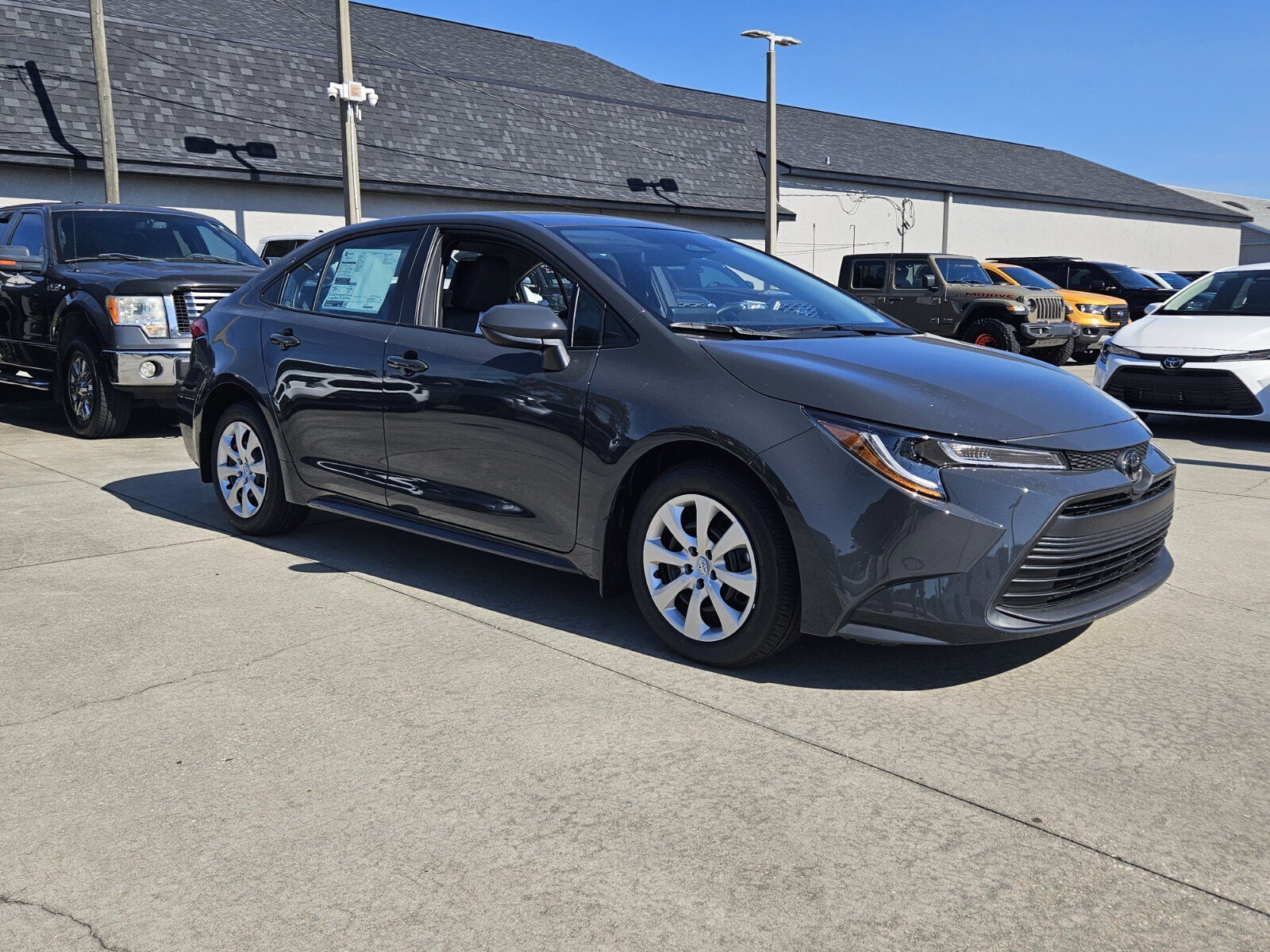 2026 Toyota Corolla LE's photo