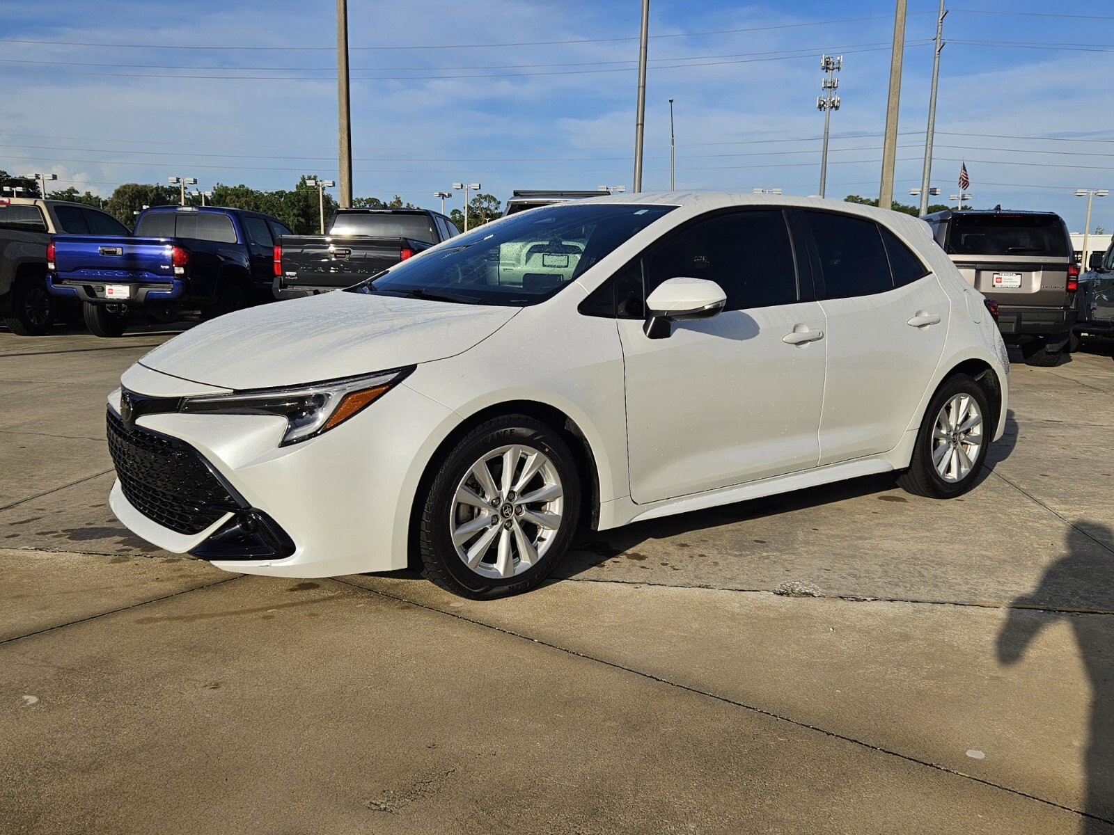 2025 Toyota Corolla SE photo 3