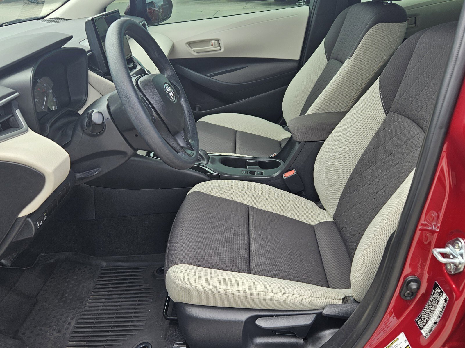 2023 Toyota Corolla LE photo 4
