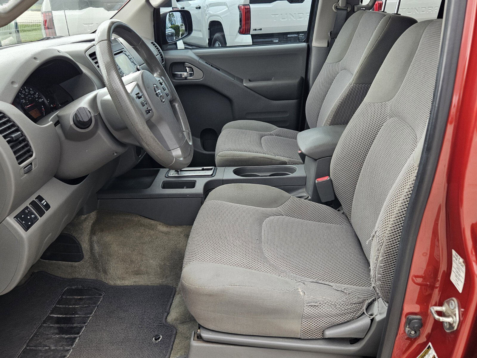 2017 Nissan Frontier SV photo 4