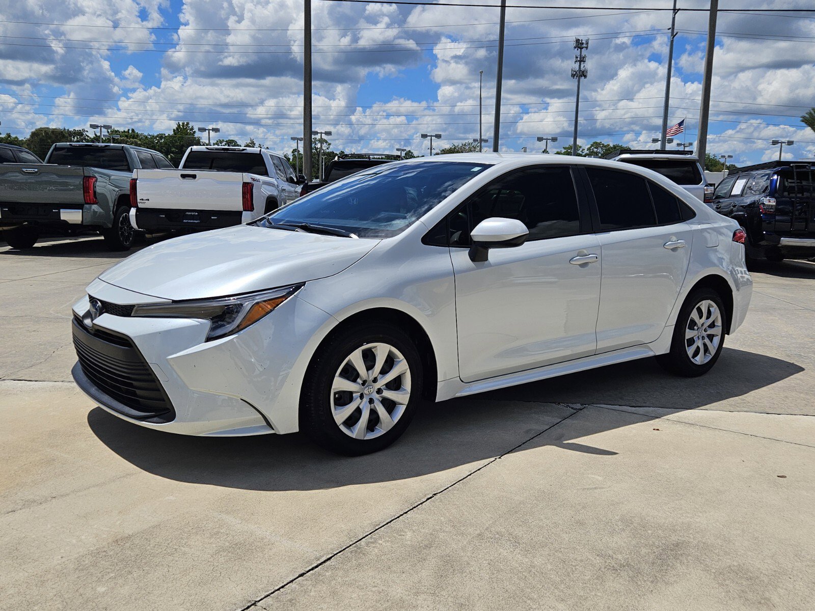 2024 Toyota Corolla Hybrid LE photo 2