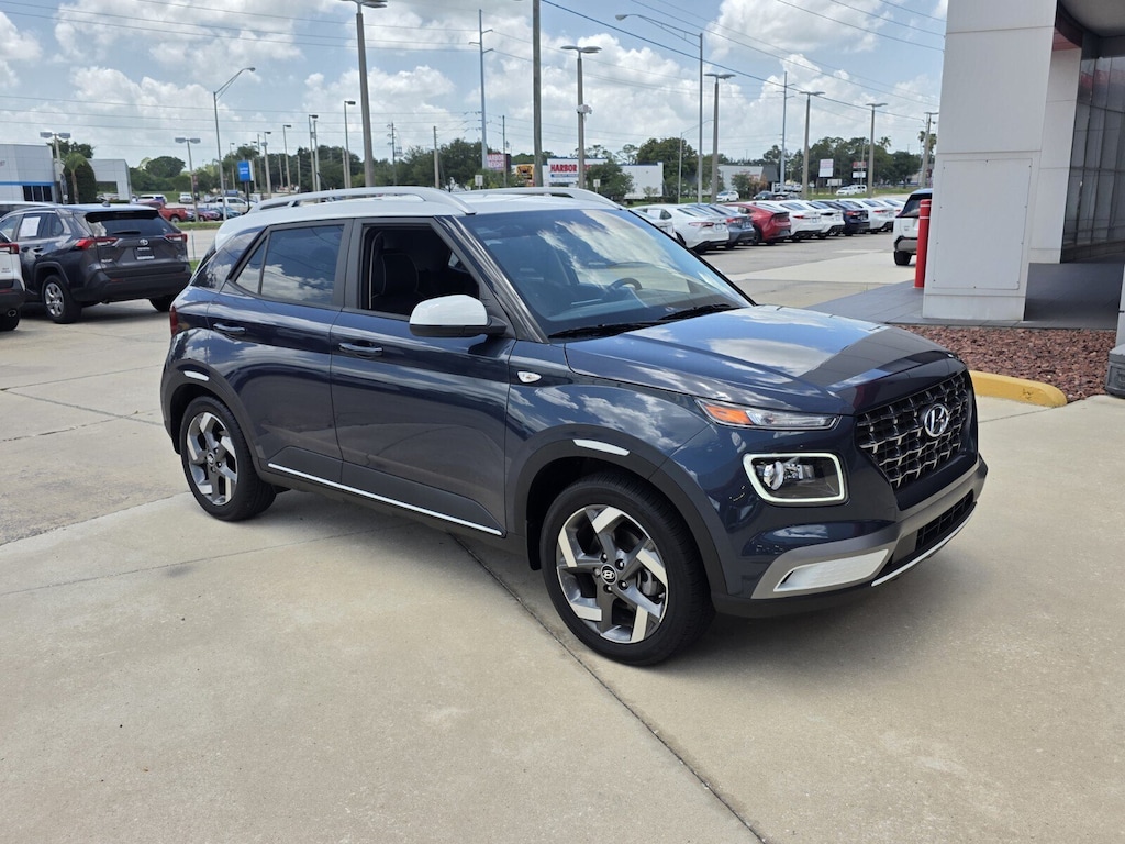 Used 2025 Hyundai Venue Limited SUV