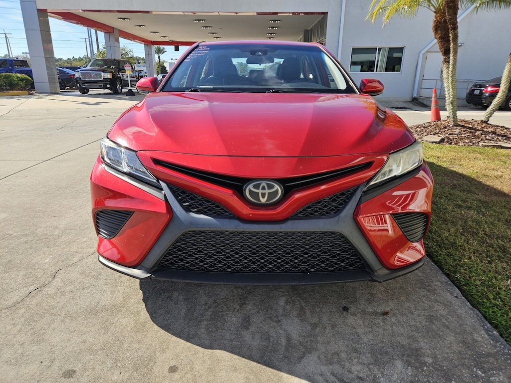 Used 2019 Toyota Camry SE Sedan