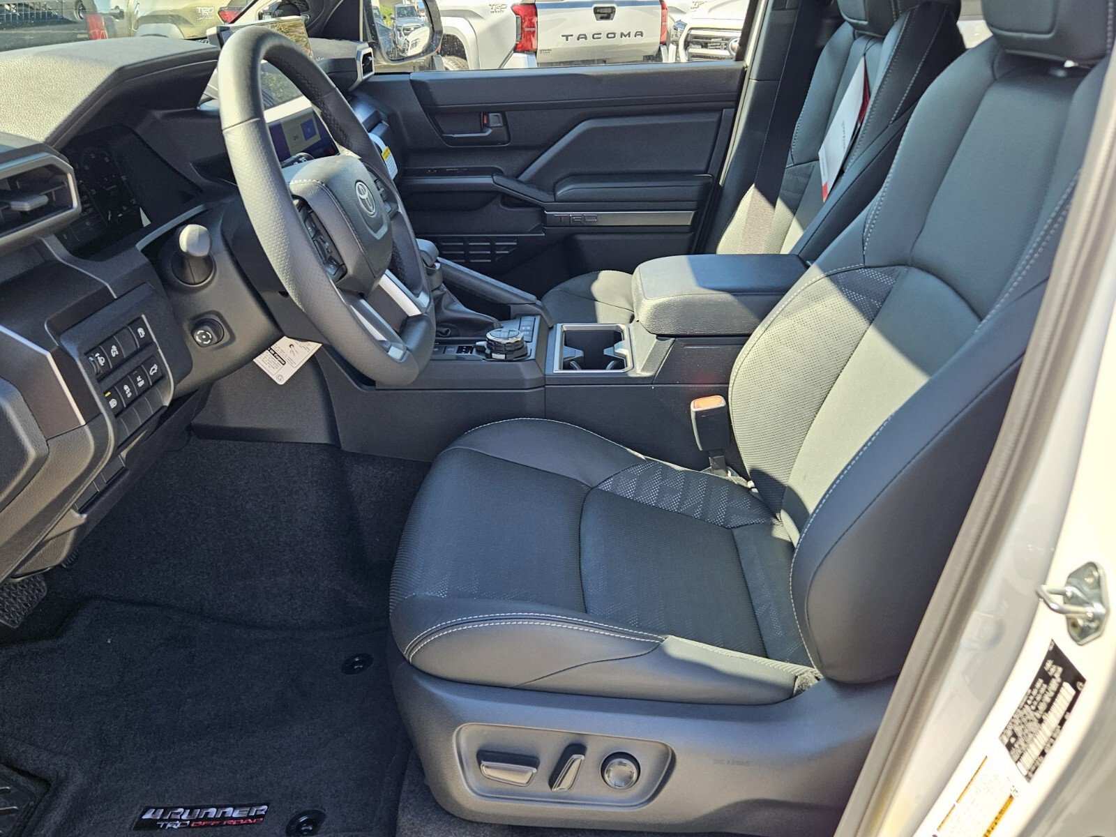 2025 Toyota 4Runner TRD Off-Road Premium photo 3