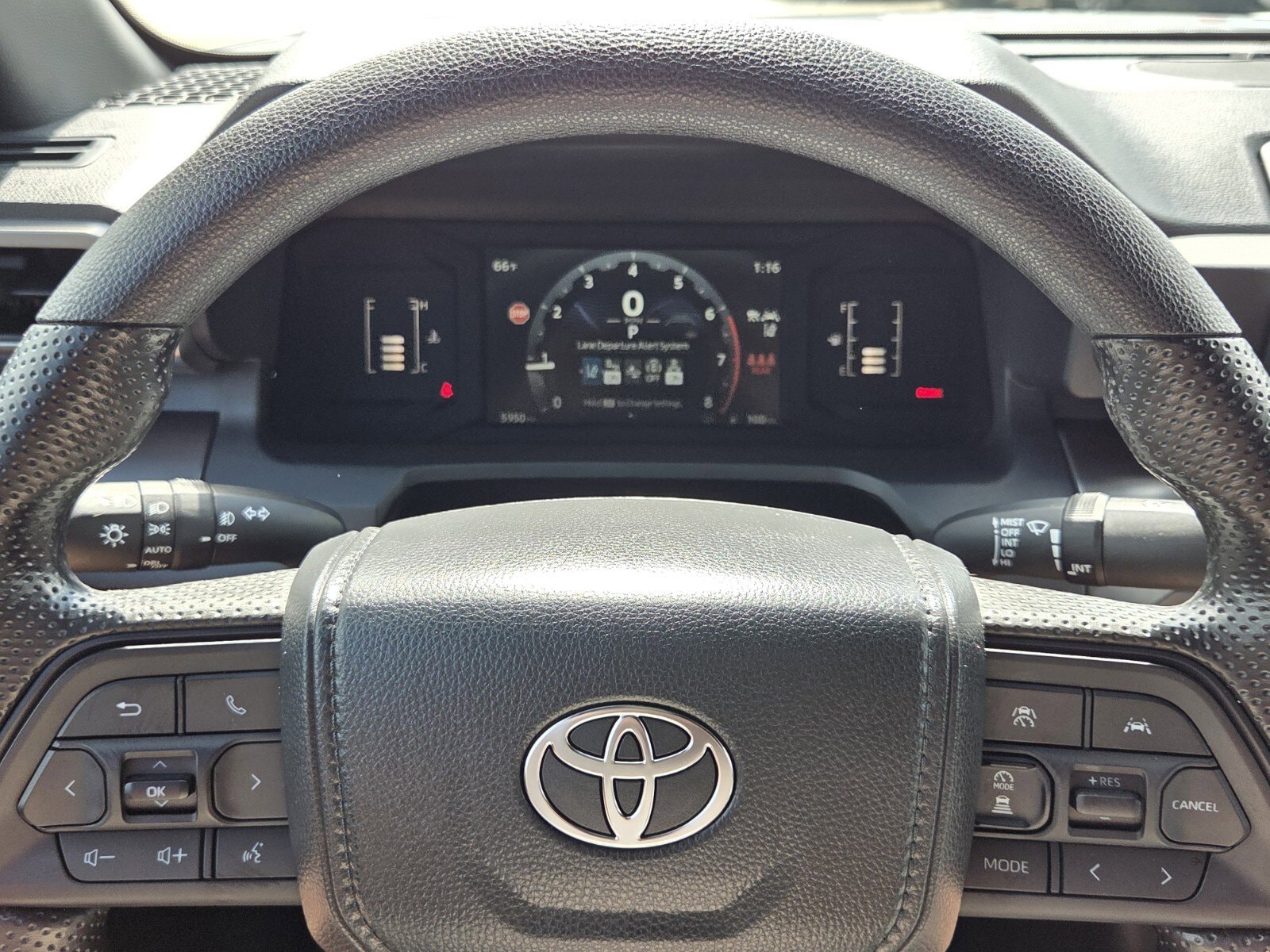 2025 Toyota Tacoma SR5 - Photo 17