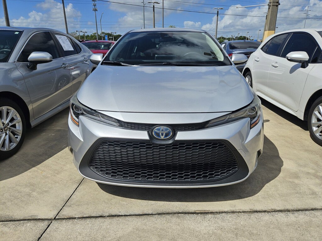2021 Toyota Corolla Hybrid LE photo 3
