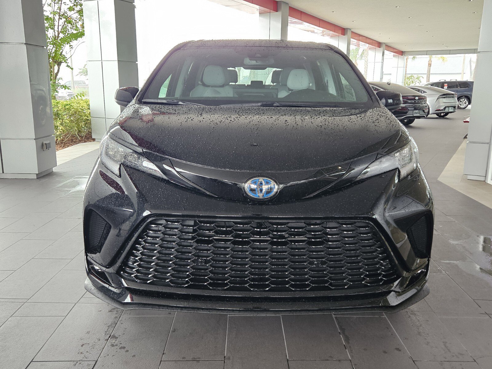2025 Toyota Sienna XSE photo 2