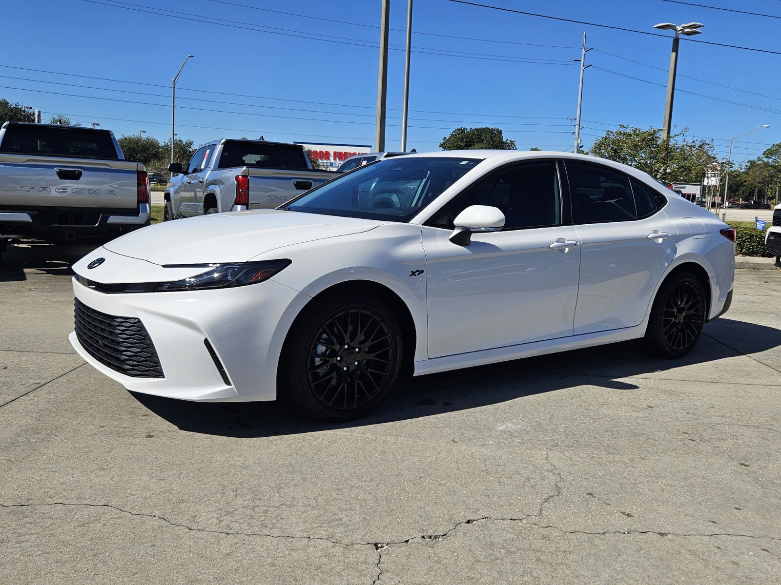 2025 Toyota Camry LE photo 3