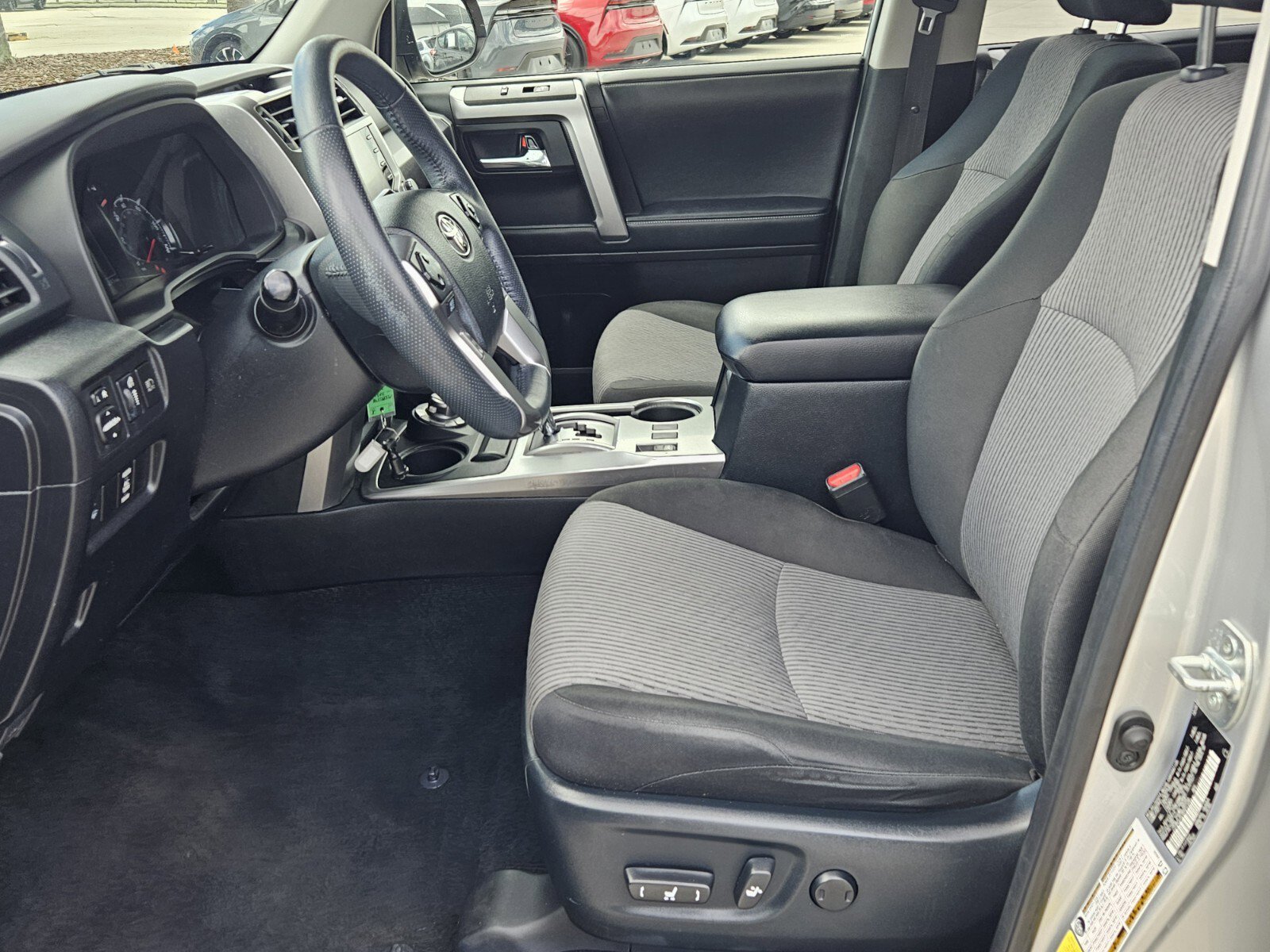 2021 Toyota 4Runner SR5 photo 4