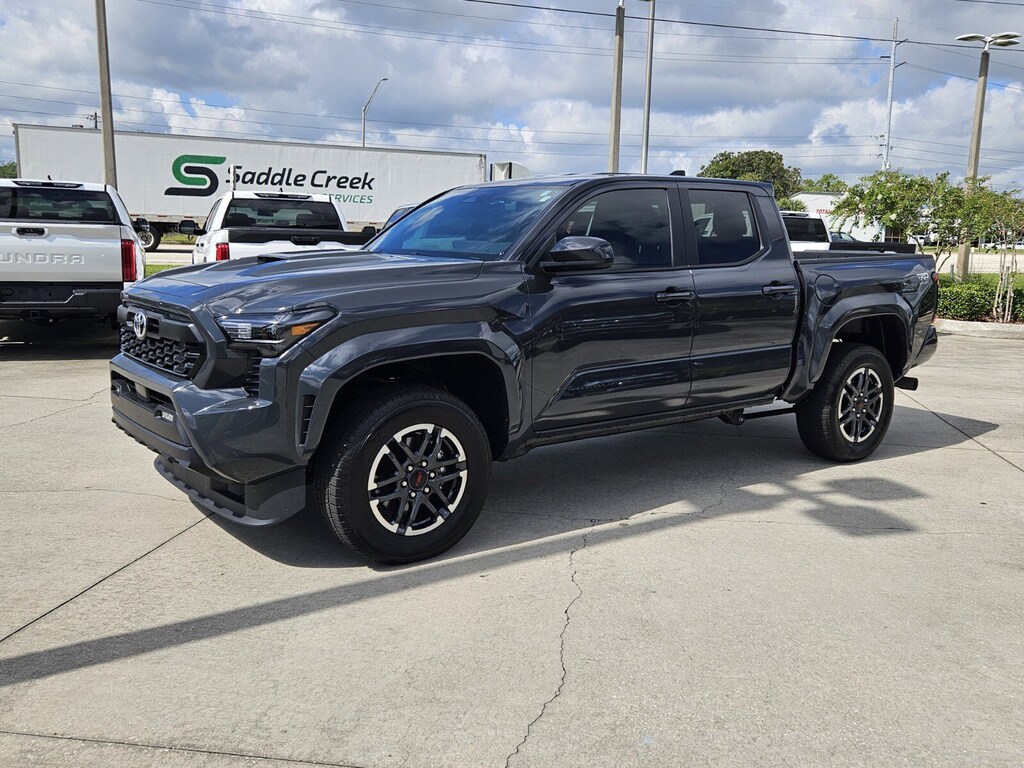 2025 Toyota Tacoma TRD Sport photo 4