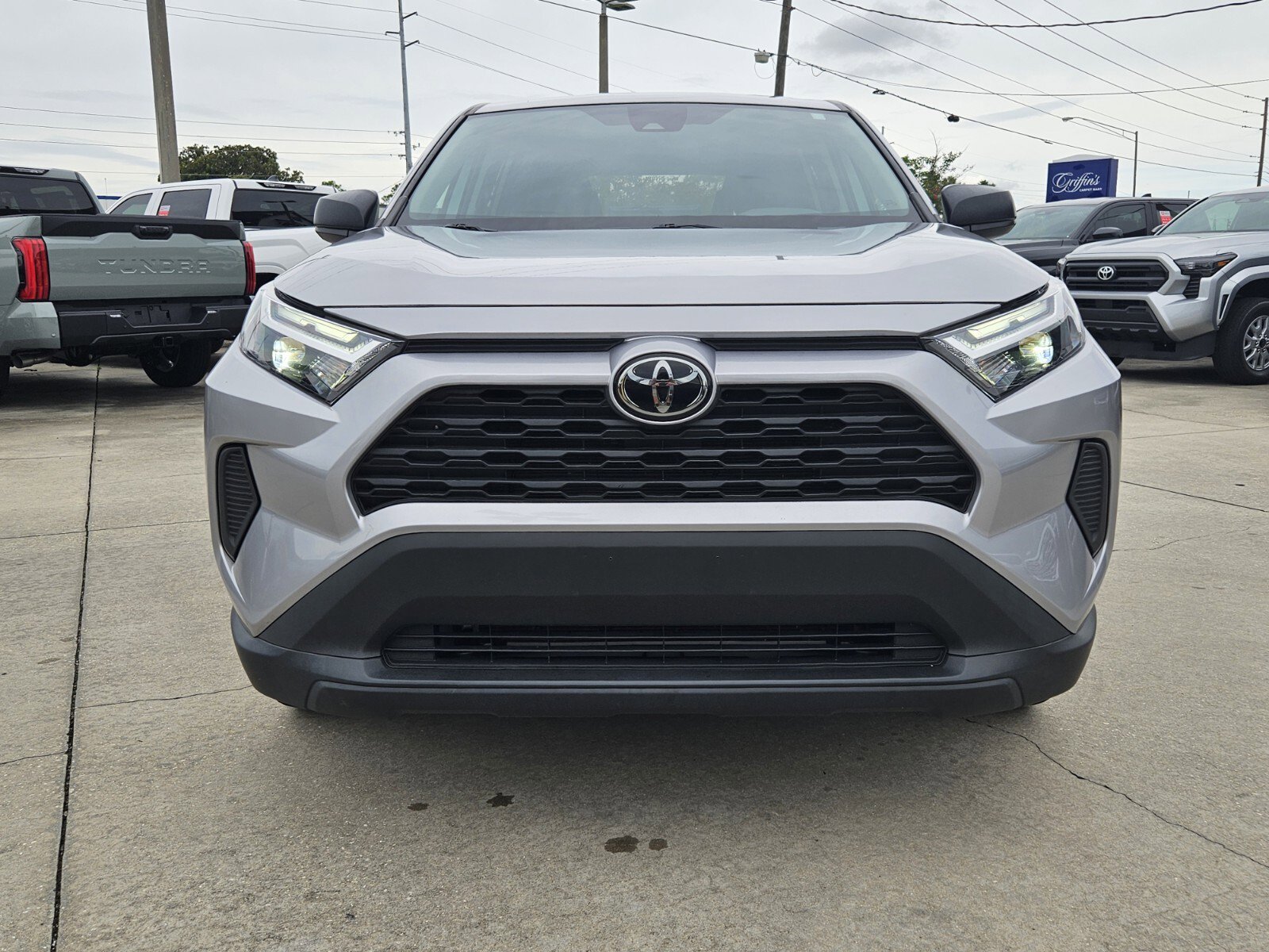 2023 Toyota RAV4 LE photo 2