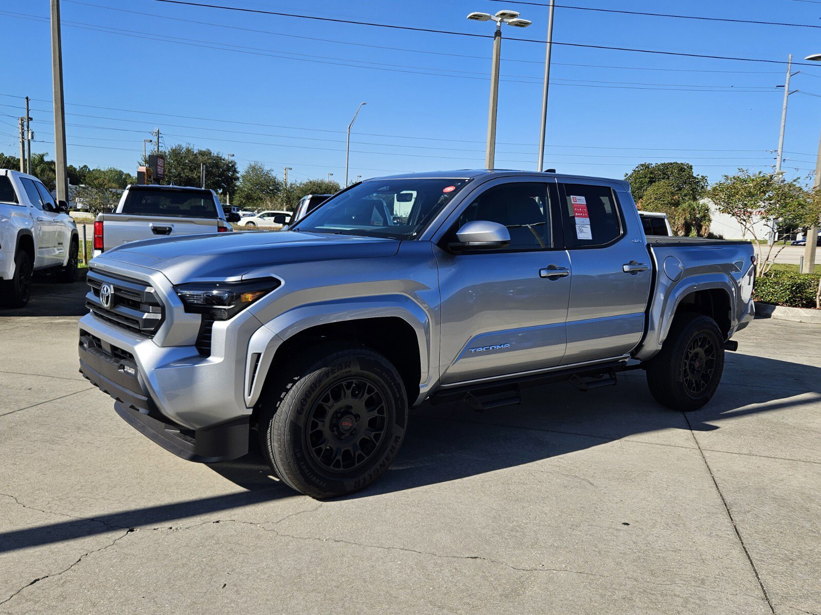 2025 Toyota Tacoma SR5 Double Cab photo 3