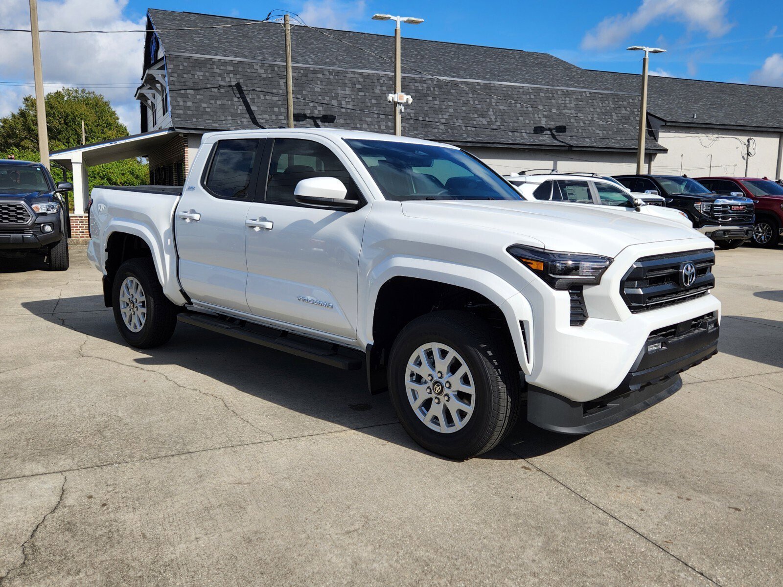 2026 Toyota Tacoma SR5's photo