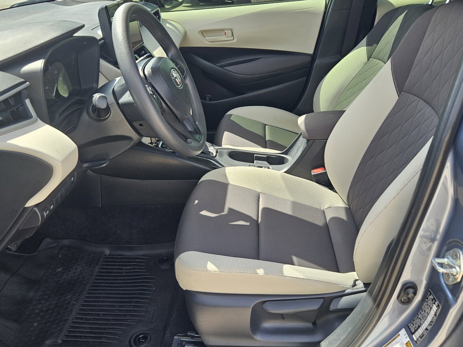 2024 Toyota Corolla Hybrid LE photo 4