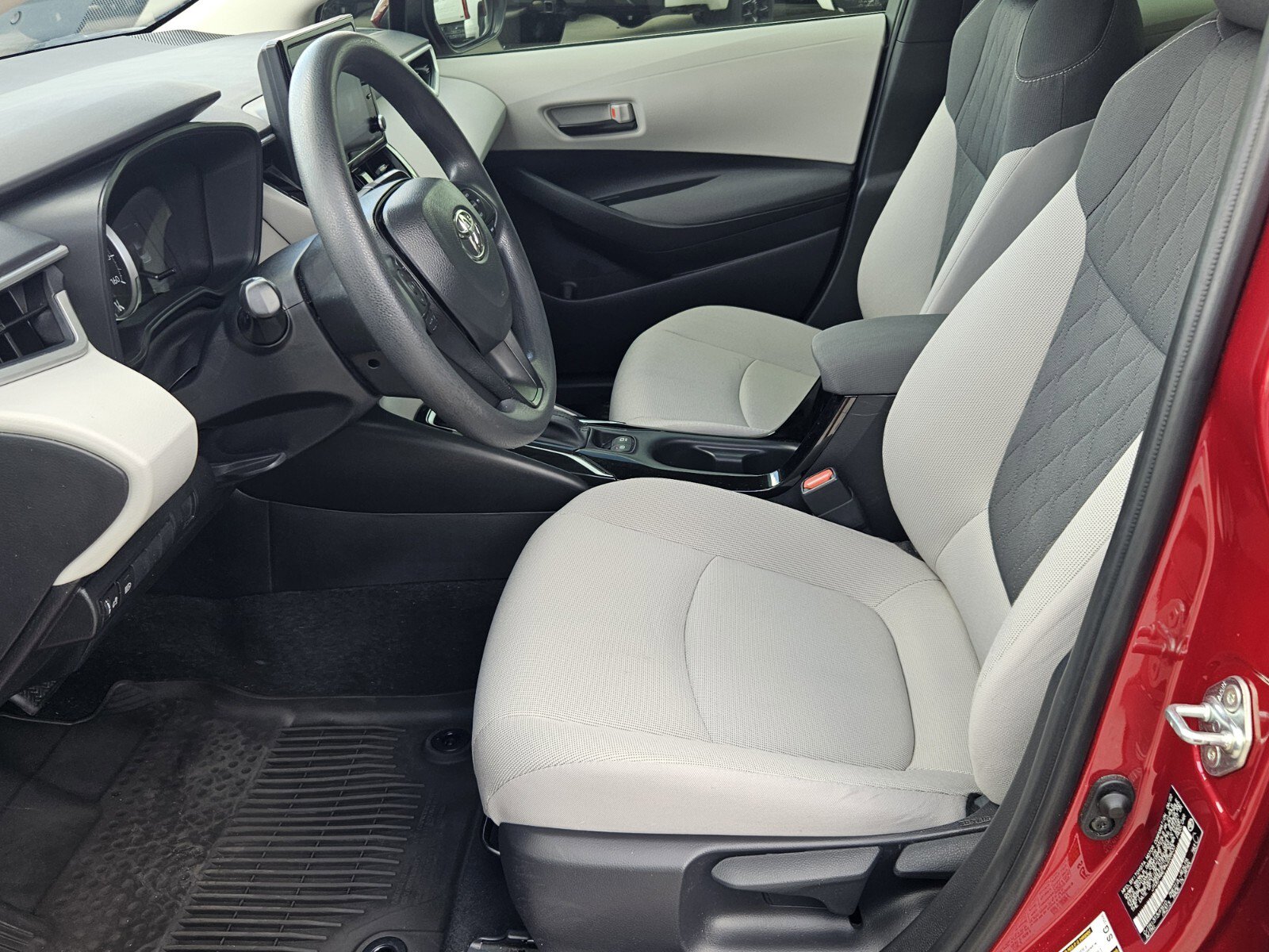 2022 Toyota Corolla LE photo 4