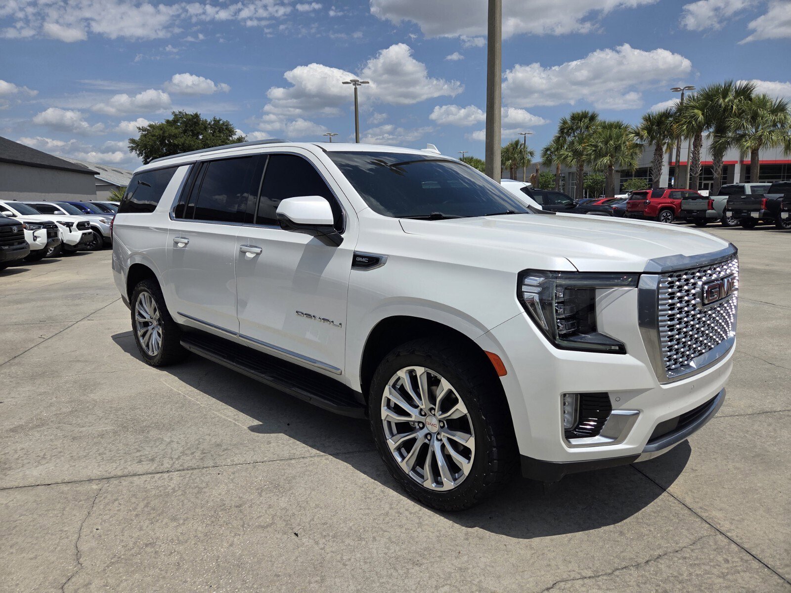 2024 GMC Yukon Denali AWD's photo