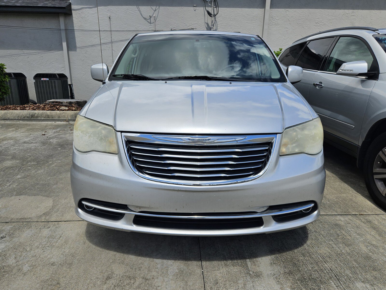 2011 Chrysler Town & Country Touring photo 2