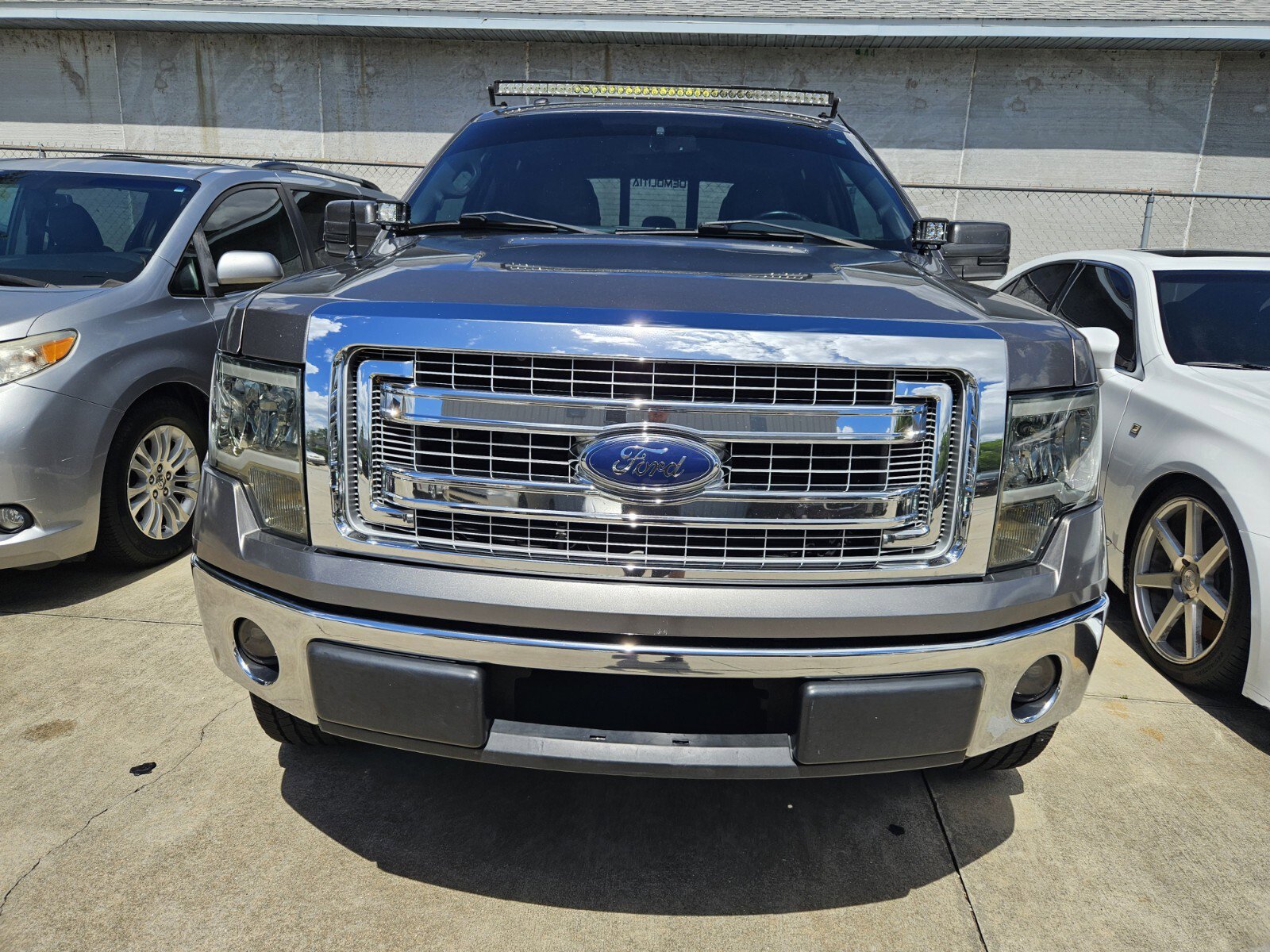 2013 Ford F-150 XLT photo 2