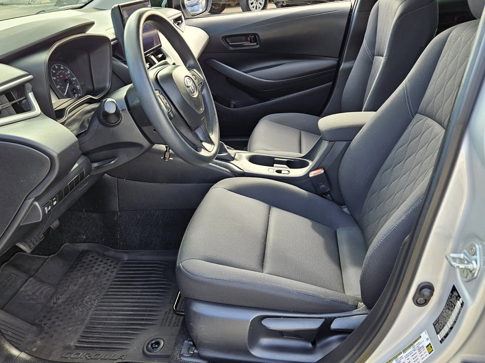 2024 Toyota Corolla LE photo 4