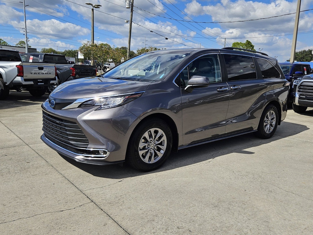 Certified 2022 Toyota Sienna XLE 7 Passenger Van Passenger Van