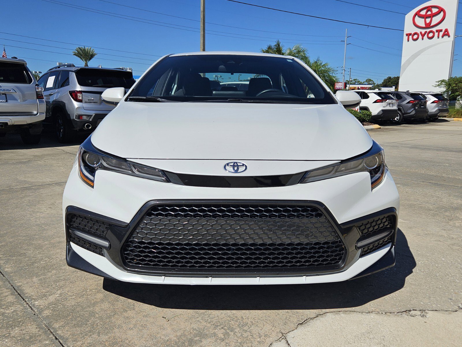 2022 Toyota Corolla SE photo 2