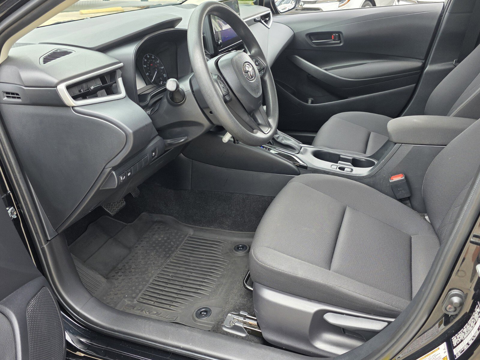 2024 Toyota Corolla Hybrid LE photo 4