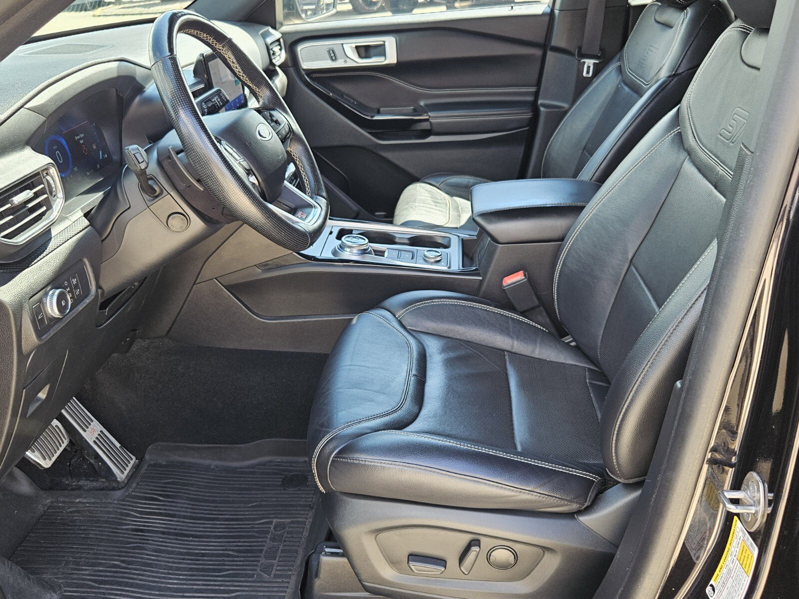 2021 Ford Explorer ST photo 3