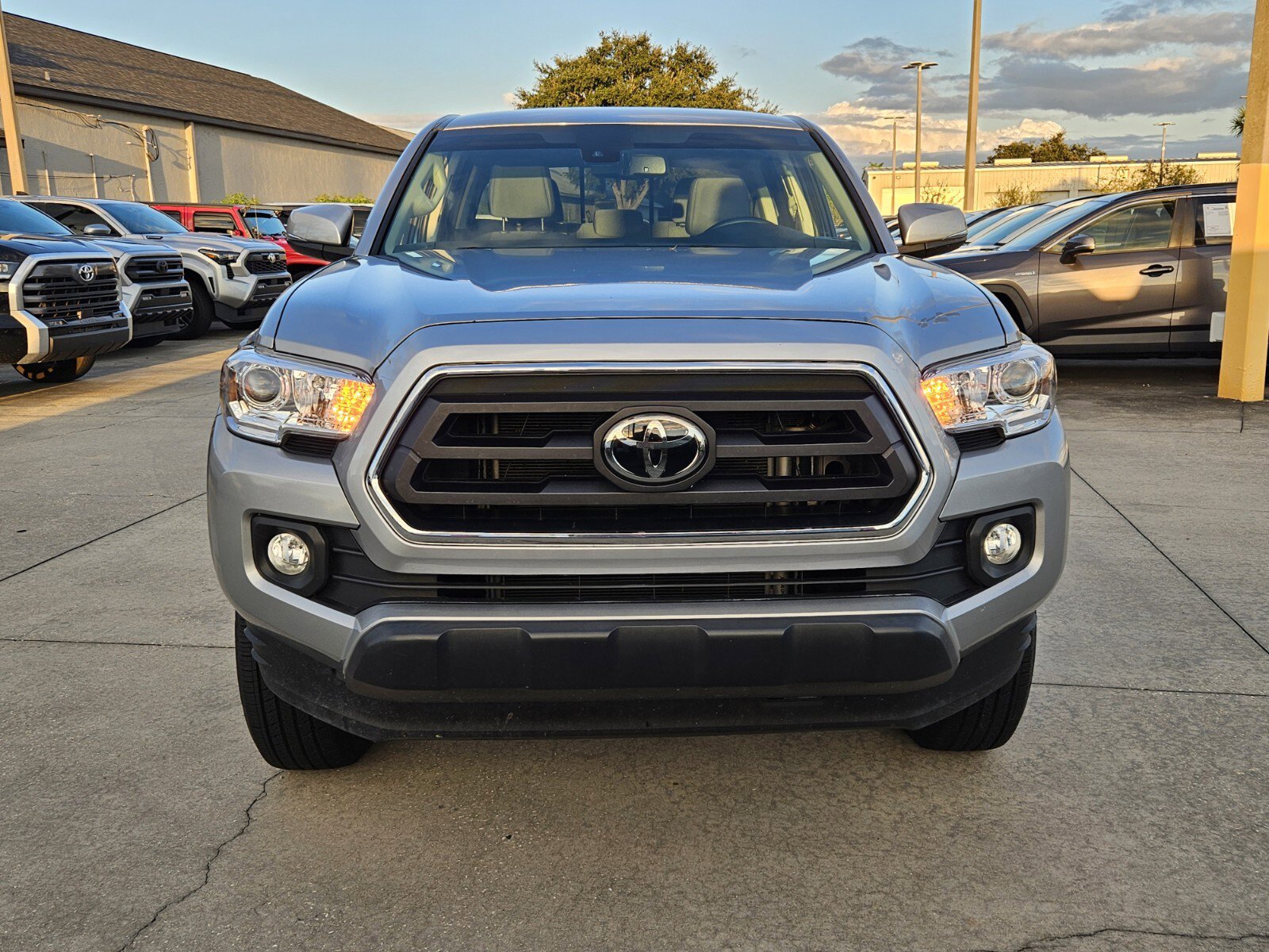 2023 Toyota Tacoma SR5 V6 photo 2