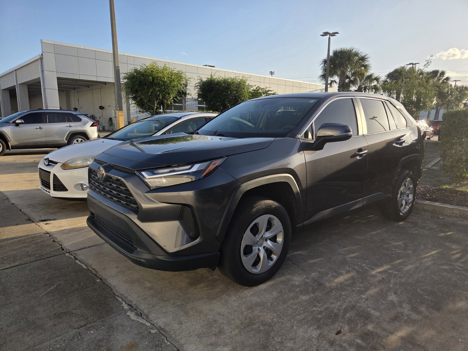 2023 Toyota RAV4 LE