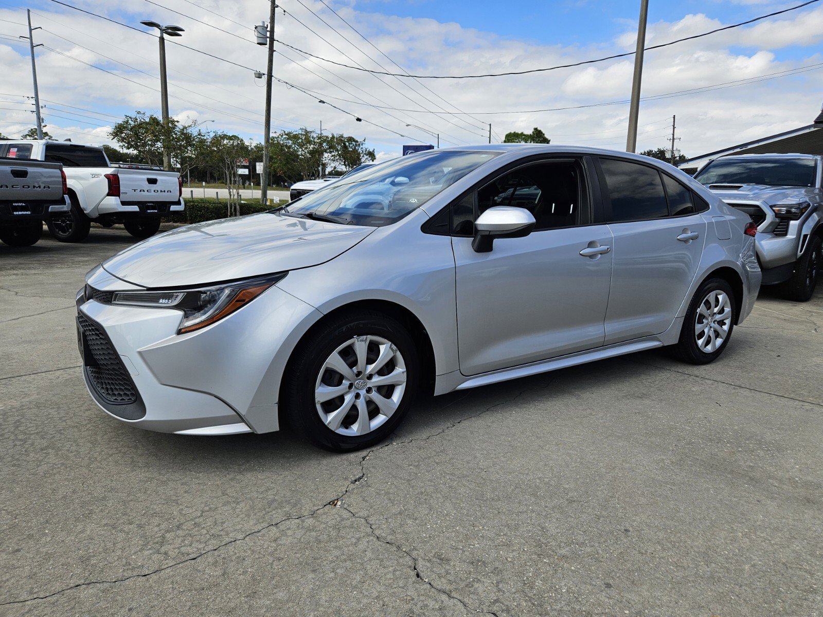 2022 Toyota Corolla LE photo 3