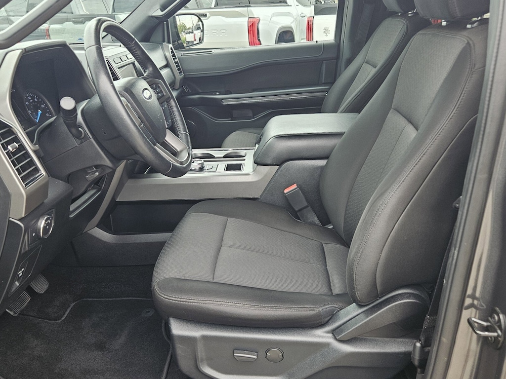2020 Ford Expedition XLT photo 3