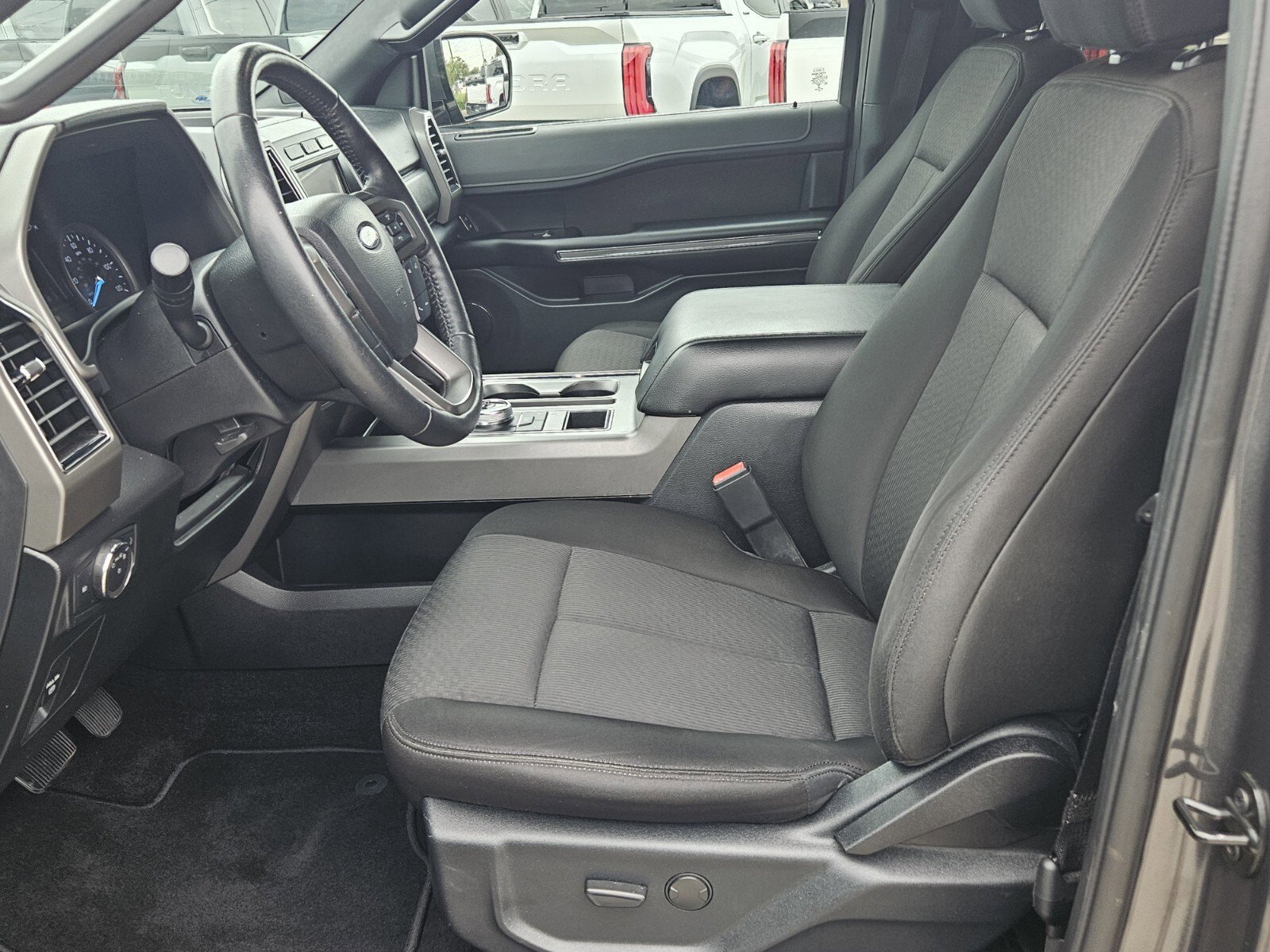 2020 Ford Expedition XLT photo 4