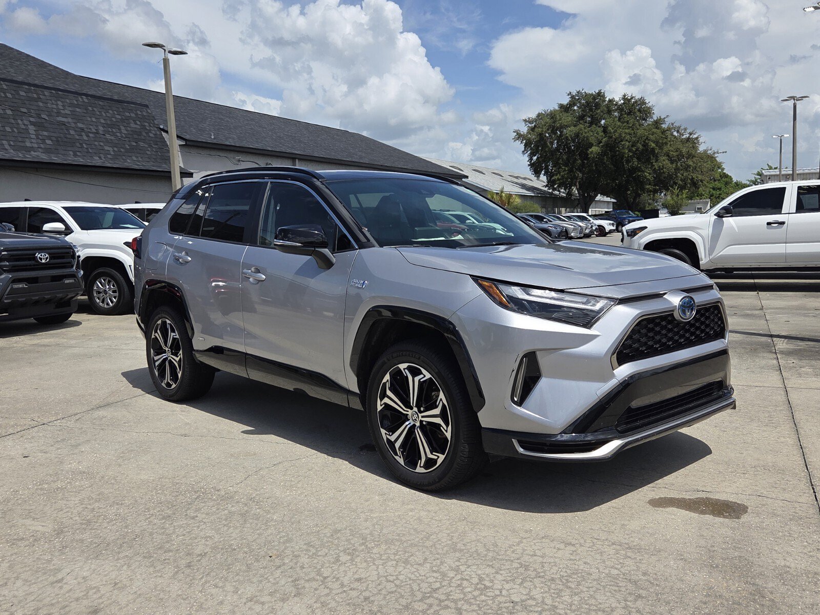 2023 Toyota RAV4 XSE