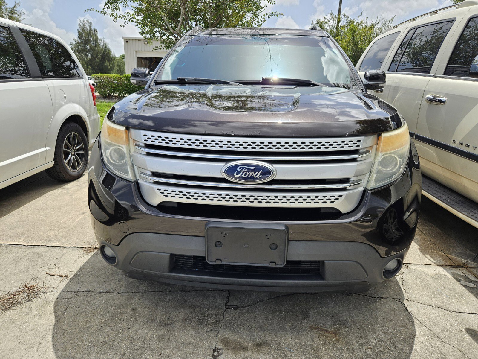 2013 Ford Explorer XLT photo 2