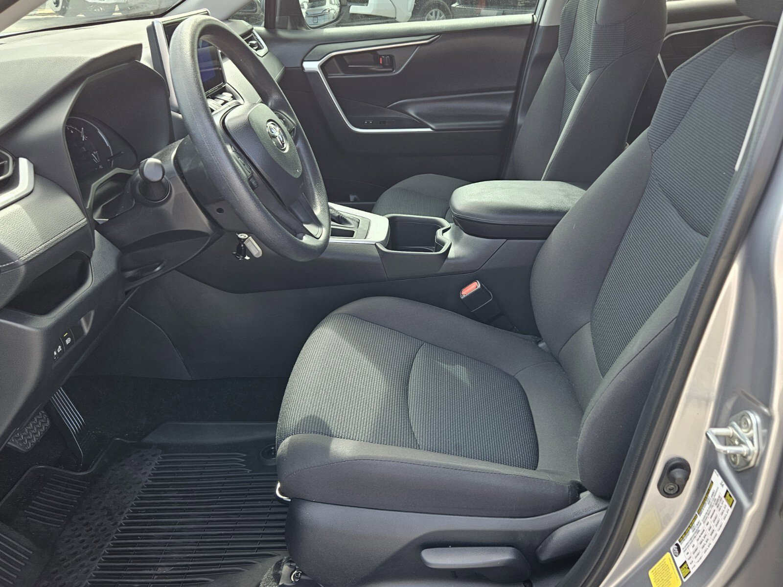 2024 Toyota RAV4 LE photo 2