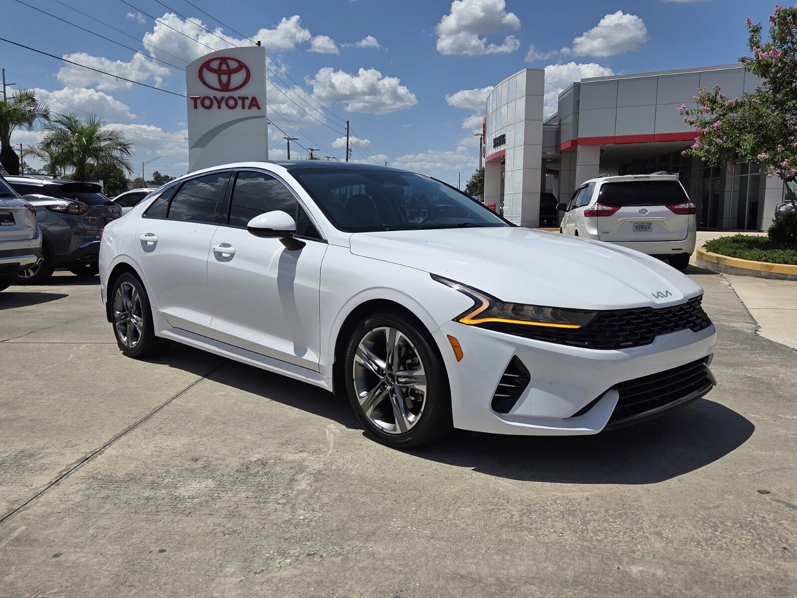 2023 Kia Optima EX FWD's photo