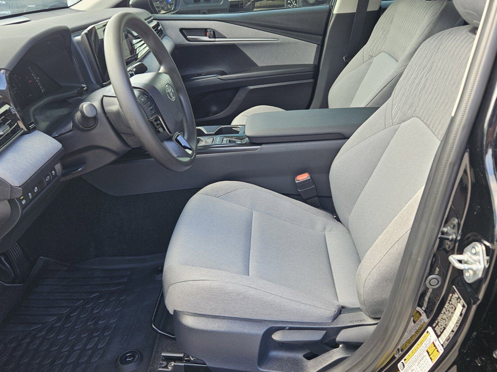 2025 Toyota Camry LE photo 3