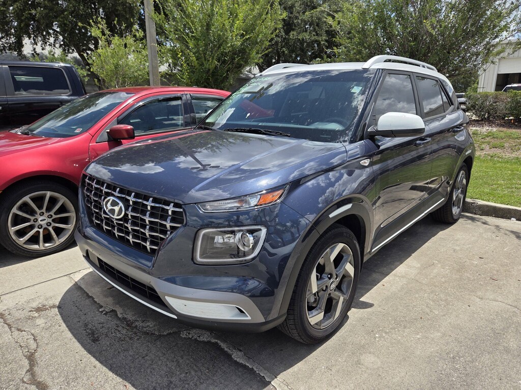 Used 2025 Hyundai Venue Limited SUV