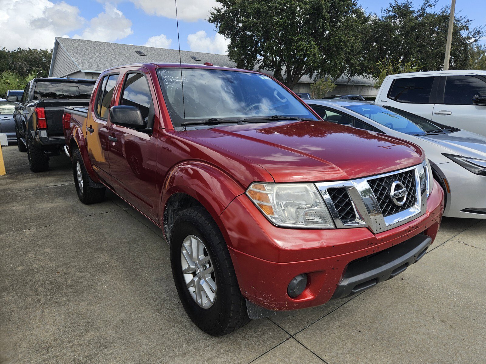2017 Nissan Frontier SV photo 2