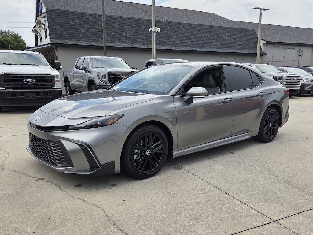 Used 2026 Toyota Camry SE Sedan