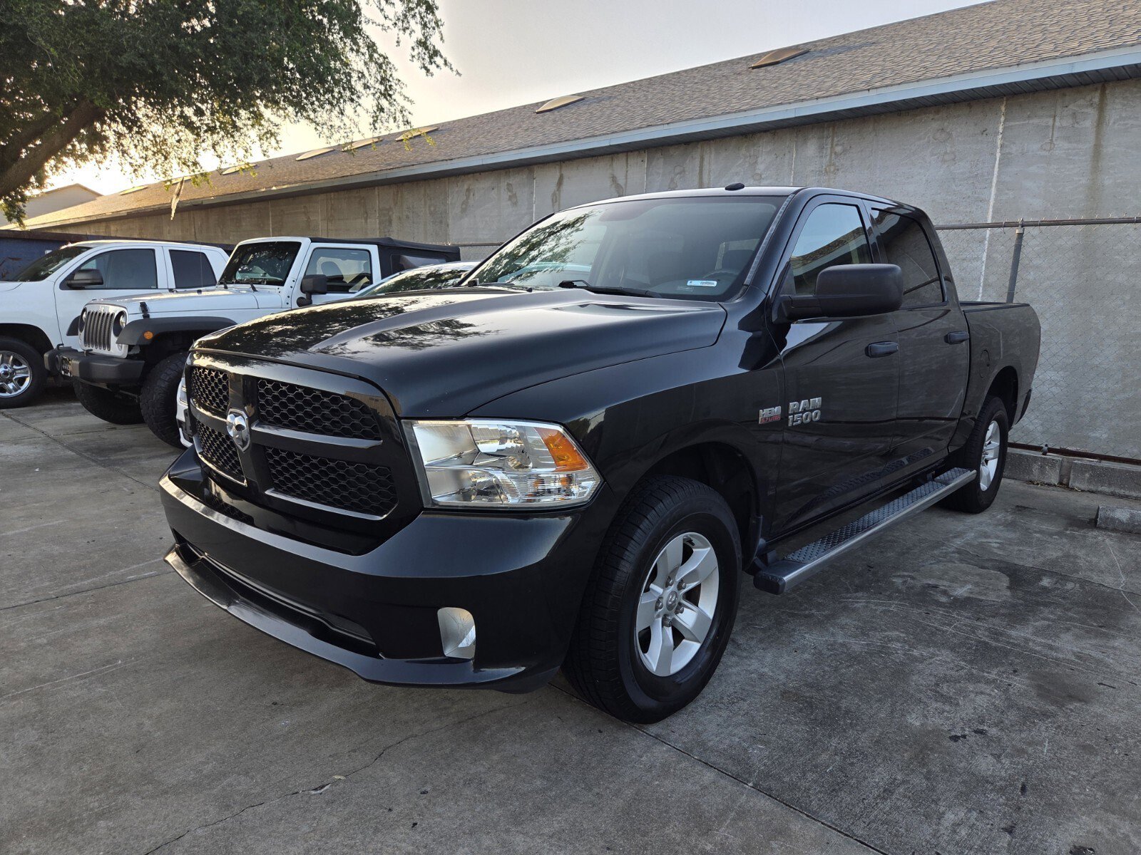 2017 RAM 1500 Express 4x4 Crew Cab 5'7's photo
