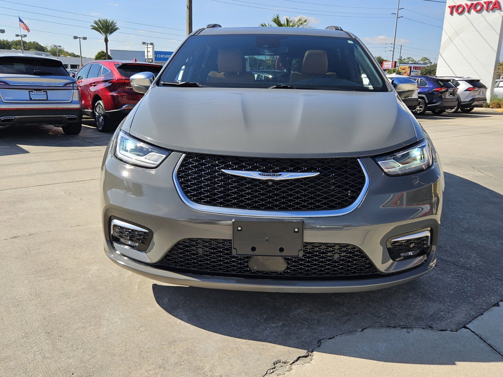 2022 Chrysler Pacifica Pinnacle photo 2