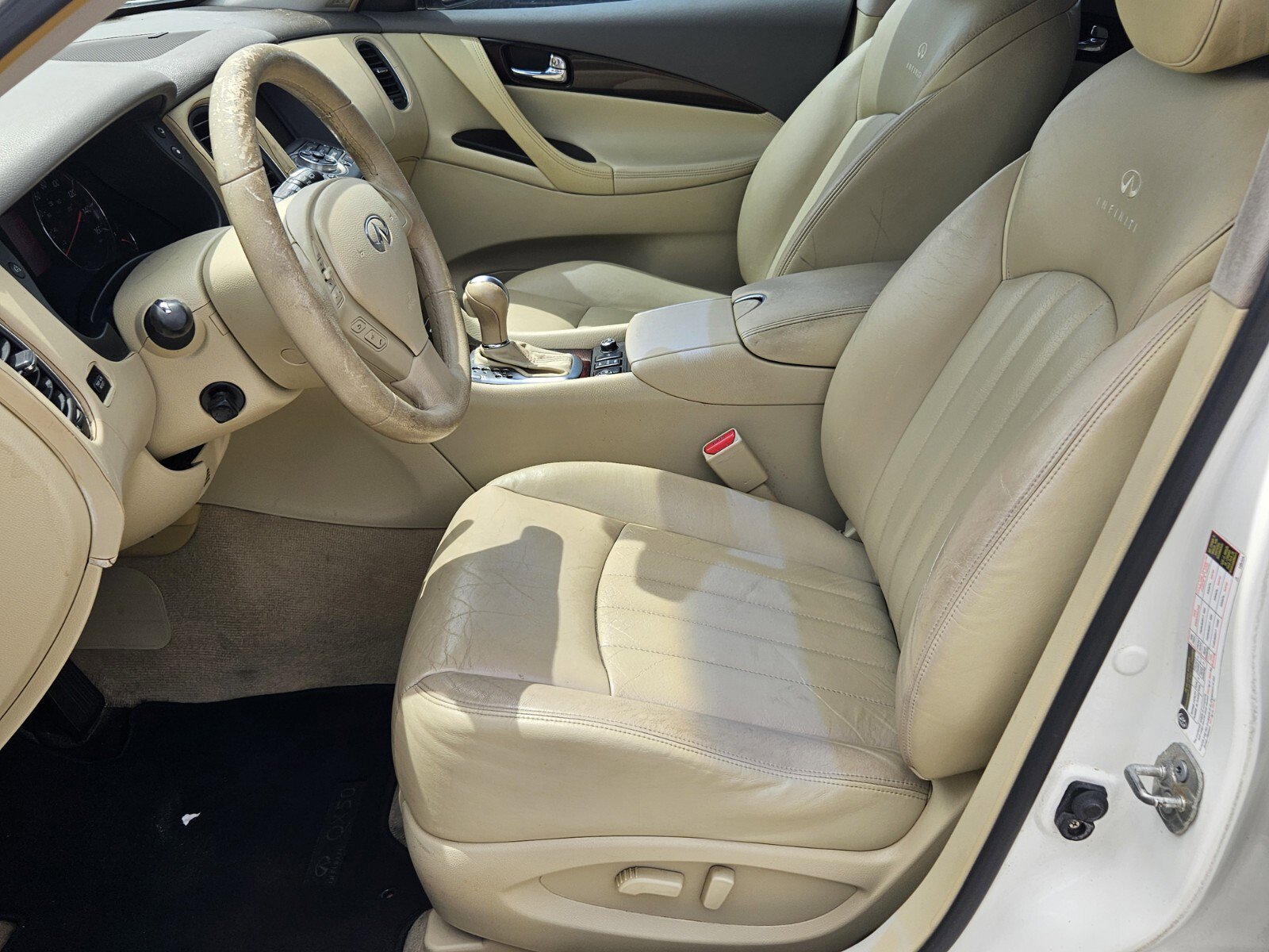 2010 Infiniti EX35 Journey photo 4