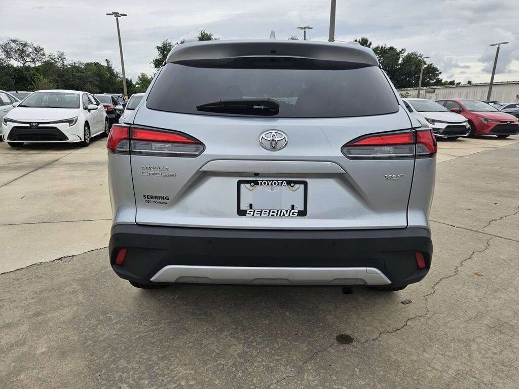 2023 Toyota Corolla Cross XLE photo 8