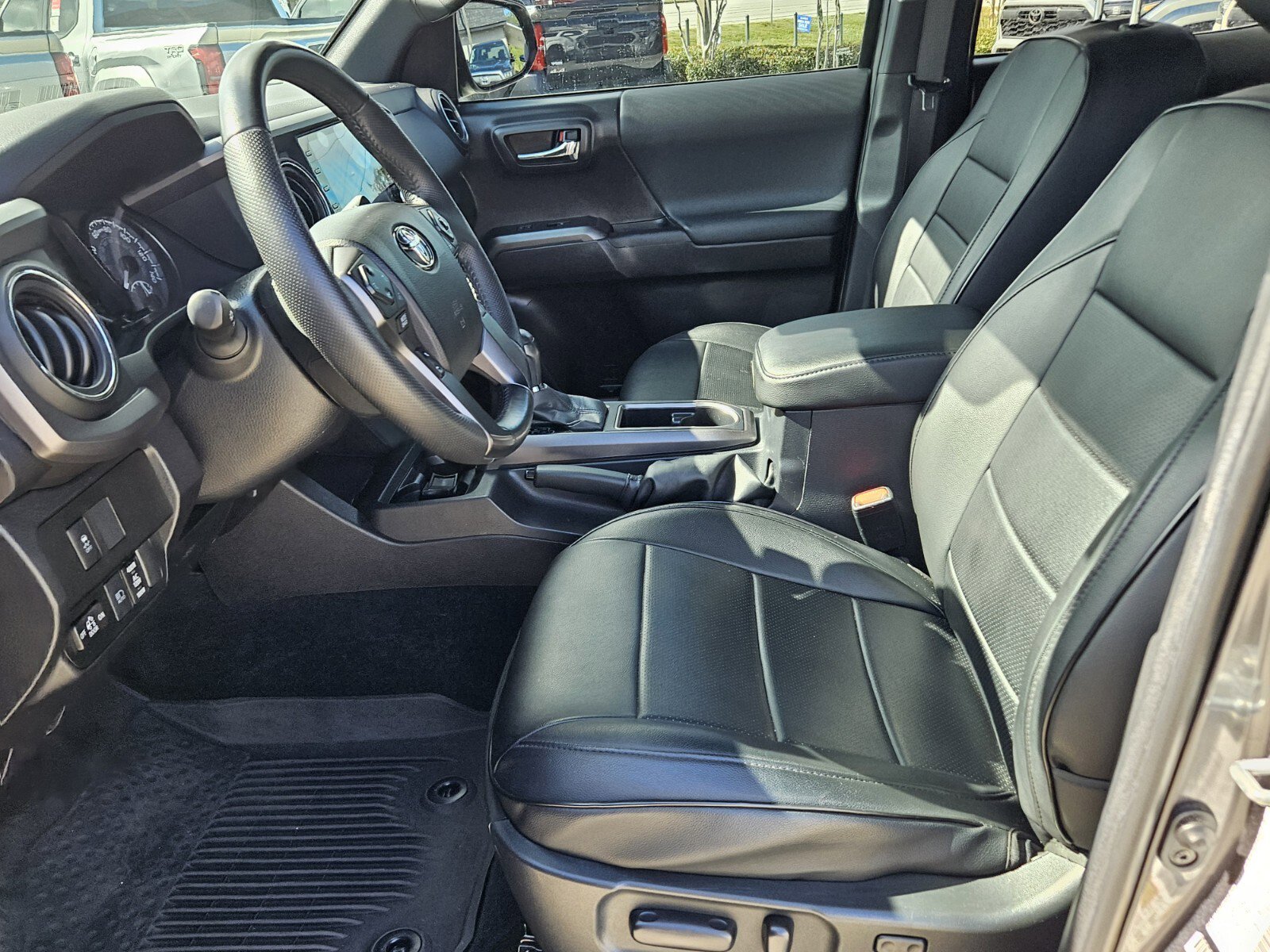 2022 Toyota Tacoma SR5 V6 photo 4