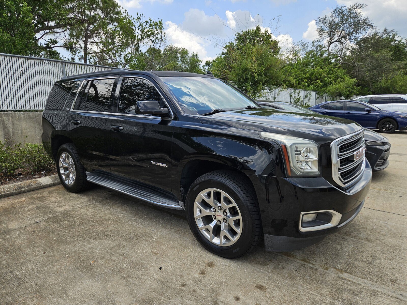 2015 Gmc Yukon SLT photo 3