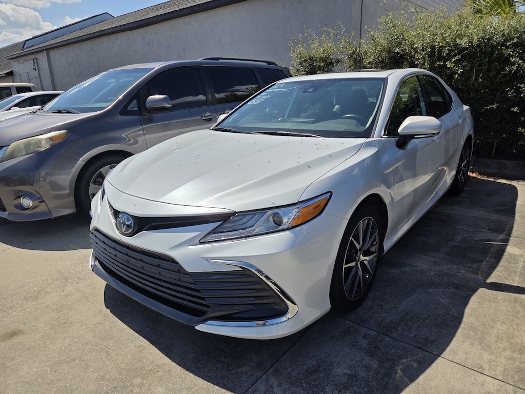 Certified 2022 Toyota Camry Hybrid XLE Sedan