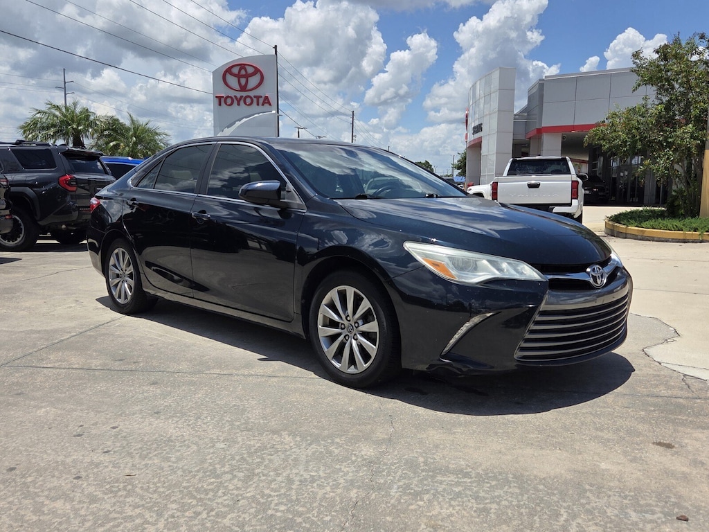 Used 2016 Toyota Camry XLE Sedan