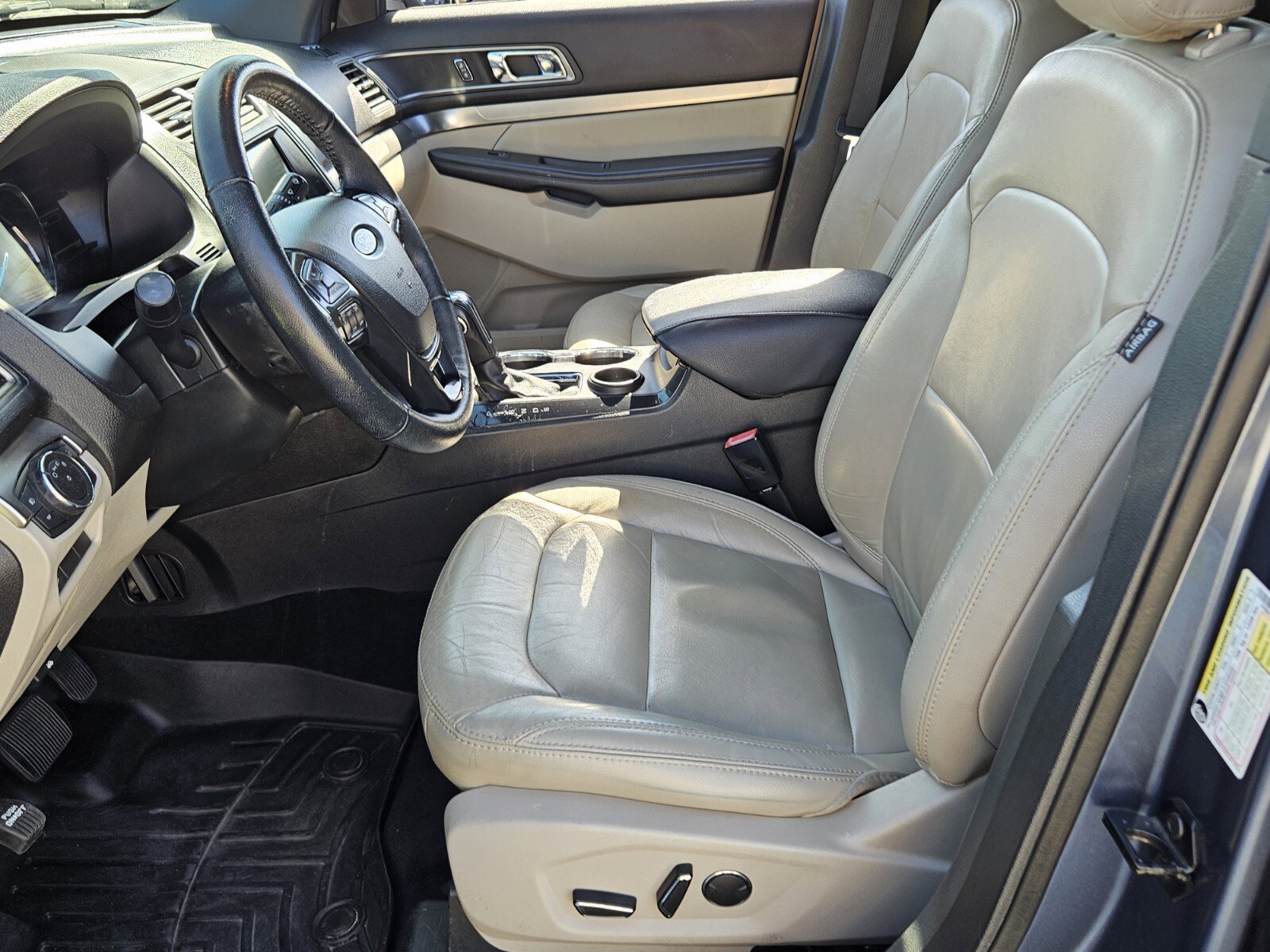 2018 Ford Explorer XLT photo 4