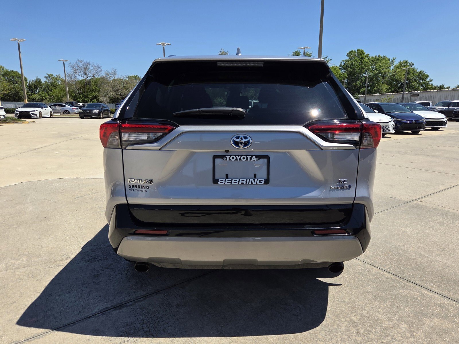 2024 Toyota RAV4 SE - Photo 8